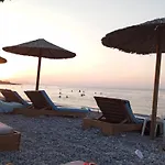 Akrokorinthos View Family House - 3br - Terrace - Mountain View Near Ancient Corinth