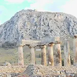 בית נופש Akrokorinthos View Family House - 3br - Terrace - Mountain View Near Ancient Corinth