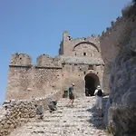 Akrokorinthos View Family House - 3br - Terrace - Mountain View Near Ancient בית נופש *