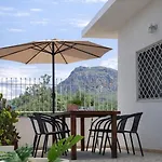 Akrokorinthos View Family House - 3br - Terrace - Mountain View Near Ancient