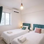 Akrokorinthos View Family House - 3br - Terrace - Mountain View Near Ancient * Corinth