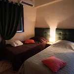 Akrokorinthos View Family House - 3br - Terrace - Mountain View Near Ancient בית נופש