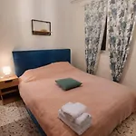 Akrokorinthos View Family House - 3br - Terrace - Mountain View Near Ancient Corinth