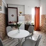 Akrokorinthos View Family House - 3br - Terrace - Mountain View Near Ancient בית נופש