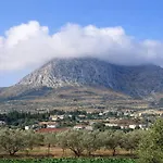 בית נופש Akrokorinthos View Family House - 3br - Terrace - Mountain View Near Ancient *