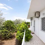 בית נופש Akrokorinthos View Family House - 3br - Terrace - Mountain View Near Ancient Corinth