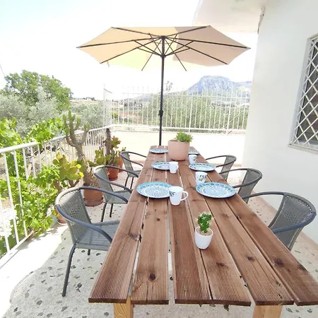 Akrokorinthos View House