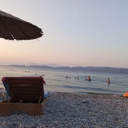 Akrokorinthos View Family House - 3br - Terrace - Mountain View Near Ancient
