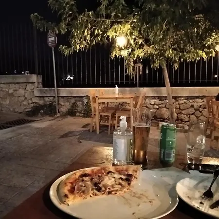 Akrokorinthos View Family House - 3br - Terrace - Mountain View Near Ancient Corinto