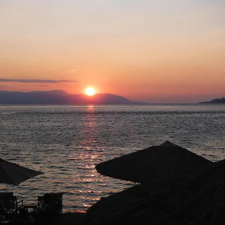 Casa vacanze Akrokorinthos View Family House - 3br - Terrace - Mountain View Near Ancient Corinto