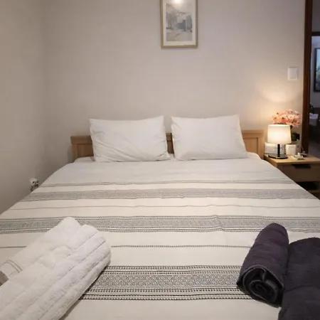 Akrokorinthos View Family House - 3br - Terrace - Mountain View Near Ancient *