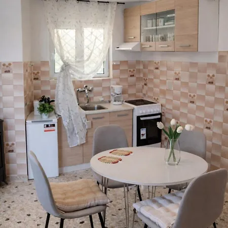 Holiday home Akrokorinthos View Family House - 3br - Terrace - Mountain View Near Ancient Corinth
