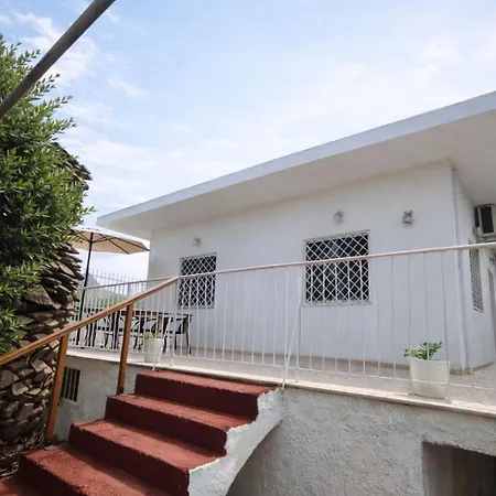 Akrokorinthos View Family House - 3br - Terrace - Mountain View Near Ancient *