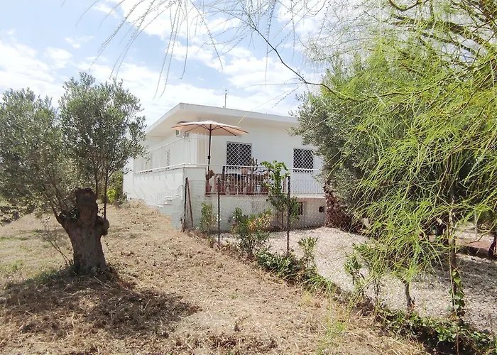 Akrokorinthos View Family House - 3Br - Terrace - Mountain View Near Ancient Corinth