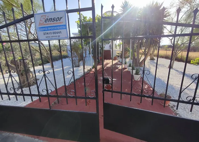 Akrokorinthos View Family House - 3Br - Terrace - Mountain View Near Ancient Corinth Corinth