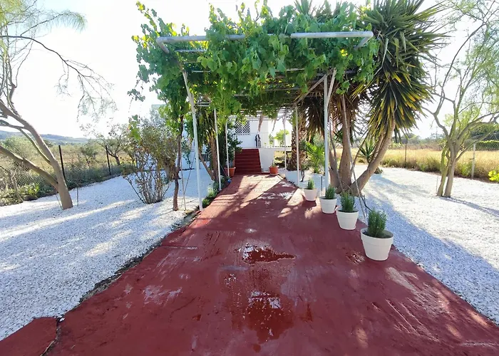 펜션 Akrokorinthos View Family House - 3Br - Terrace - Mountain View Near Ancient Corinth