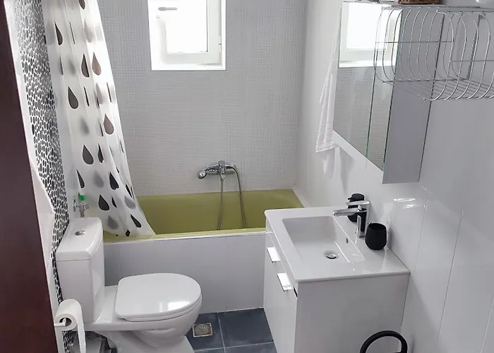 Akrokorinthos View Family House - 3Br - Terrace - Mountain View Near Ancient Corinth 펜션 Corinth