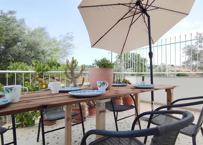 Akrokorinthos View Family House - 3Br - Terrace - Mountain View Near Ancient Corinth *