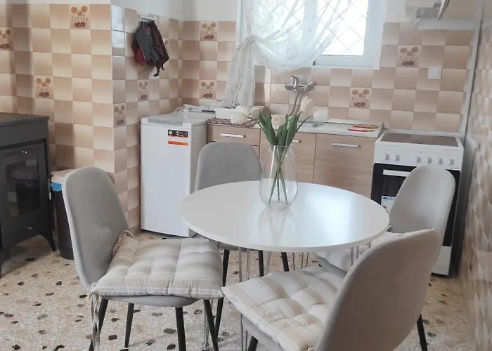 Akrokorinthos View Family House - 3Br - Terrace - Mountain View Near Ancient Corinth 펜션