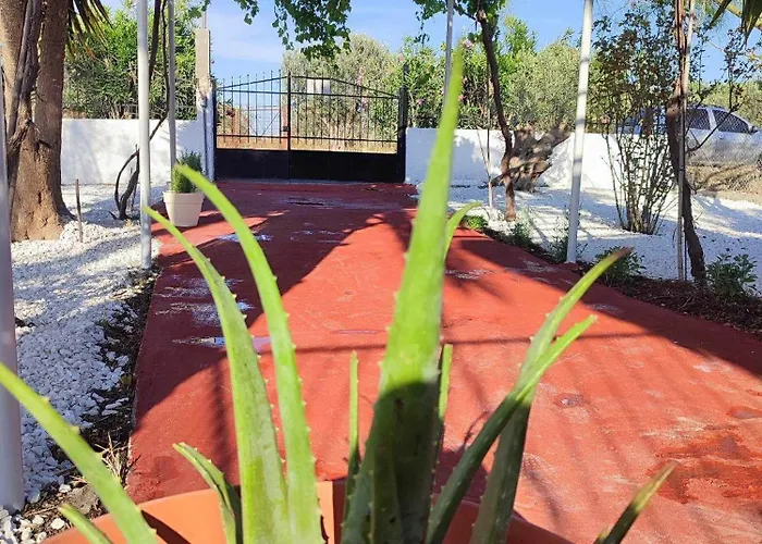 펜션 Akrokorinthos View Family House - 3Br - Terrace - Mountain View Near Ancient Corinth *