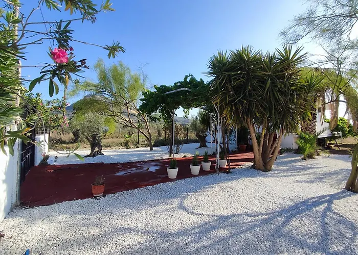 Akrokorinthos View Family House - 3Br - Terrace - Mountain View Near Ancient Corinth *