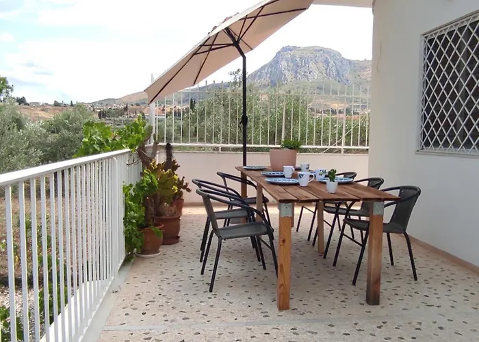 Akrokorinthos View Family House - 3Br - Terrace - Mountain View Near Ancient Corinth * Corinth