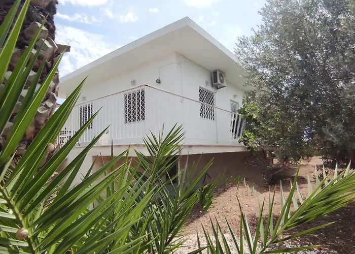 Akrokorinthos View Family House - 3Br - Terrace - Mountain View Near Ancient Corinth *