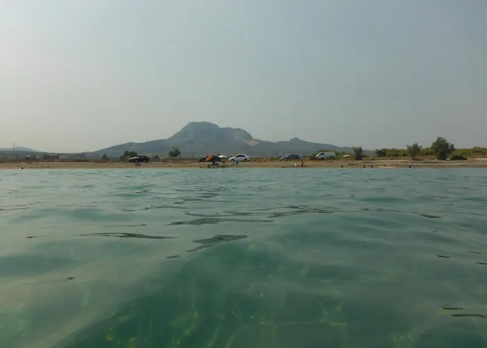 Akrokorinthos View Family House - 3Br - Terrace - Mountain View Near Ancient Corinth *